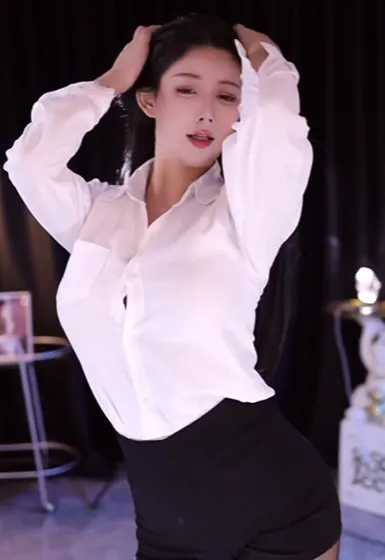 韵子姐姐性感舞蹈直播录像合集:尽显丰满婀娜之姿