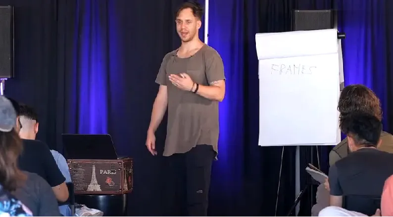 《高共振沟通》：朱利安主讲的社交技巧提升课程