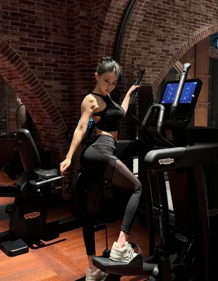 杨澜 - 王力宏推荐：每天8分钟21天健身轻食计划