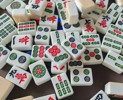 《麻将学技术训练与技巧视频》：听牌、十三张、拆搭与位置战技巧