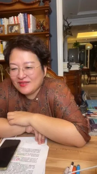 白大姐70节精英女孩成长必修课：0 - 18岁幼教到婚恋全指南