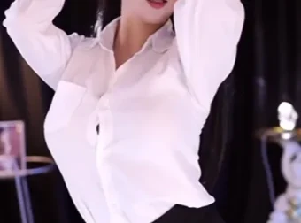 韵子姐姐性感舞蹈直播录像合集：尽显丰满婀娜之姿