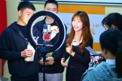 普通人直播创业课程：提升沟通逻辑与直播间留人技巧