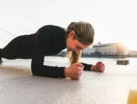 健身塑形计划：饮食与训练重塑完美身材