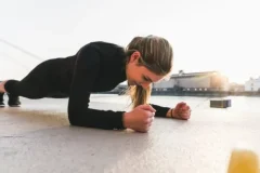 健身塑形计划：饮食与训练重塑完美身材