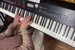 《流行钢琴速成100首：经典曲目实战教程》（附讲解，继伟出品）