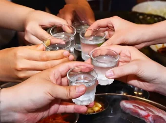 酒桌秘籍《酒饮真经》：实用酒桌交际攻略