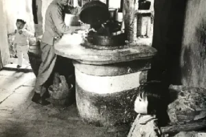 一万张历史老照片素材：分类整理，回溯往昔时光