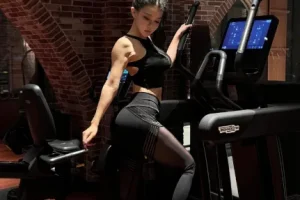 杨澜 – 王力宏推荐：每天8分钟21天健身轻食计划