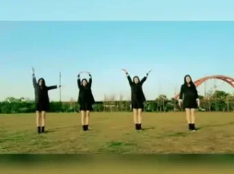 《剪映电脑版：从入门到精通视频剪辑教程与素材》