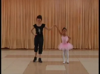 幼儿园大班创新集体舞8节视频教程：培养幼儿节奏感与团队合作