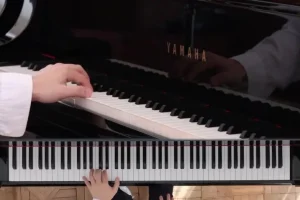 18课时经典轻音乐教程：从《天空之城》到《菊次郎的夏天》，感受钢琴魅力