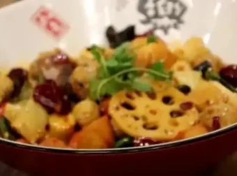 麻辣香锅制作全攻略：从香料到炒制的专业教程