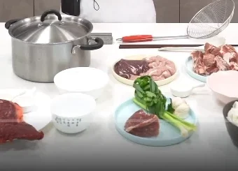 手打Q弹潮汕牛肉丸猪杂汤粉：潮汕特色美食介绍
