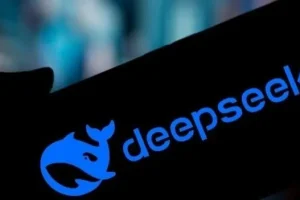 DeepSeek职场赋能指南：从提示语技巧到多场景实战应用